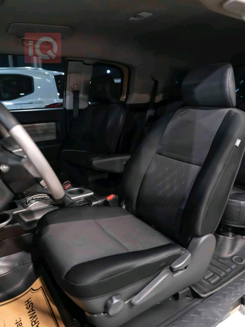 تويوتا إف جي كروزر